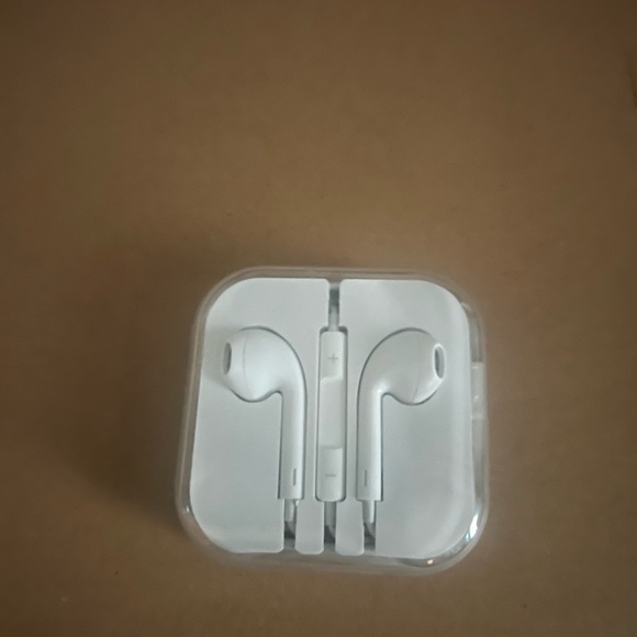 apple earphones with plug - Picture 3 of 3
